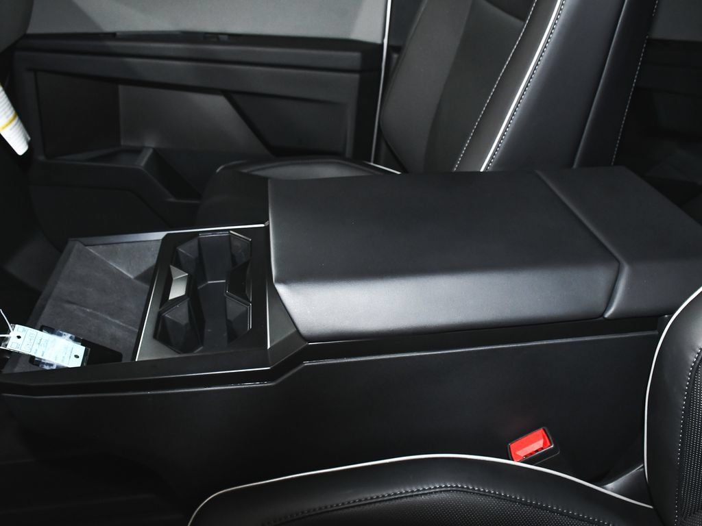 Tesla Cybertruck AWD