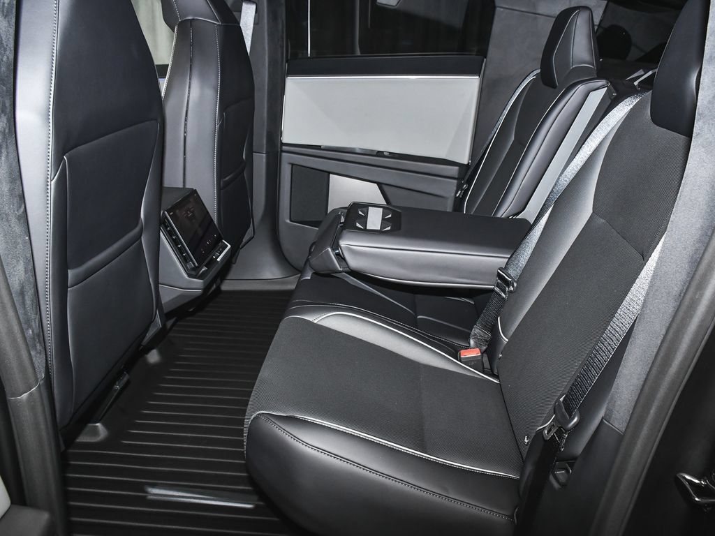 Tesla Cybertruck AWD