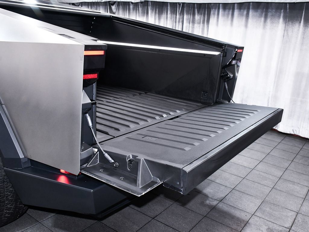 Tesla Cybertruck AWD