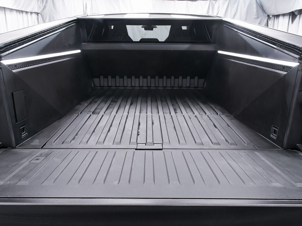 Tesla Cybertruck AWD