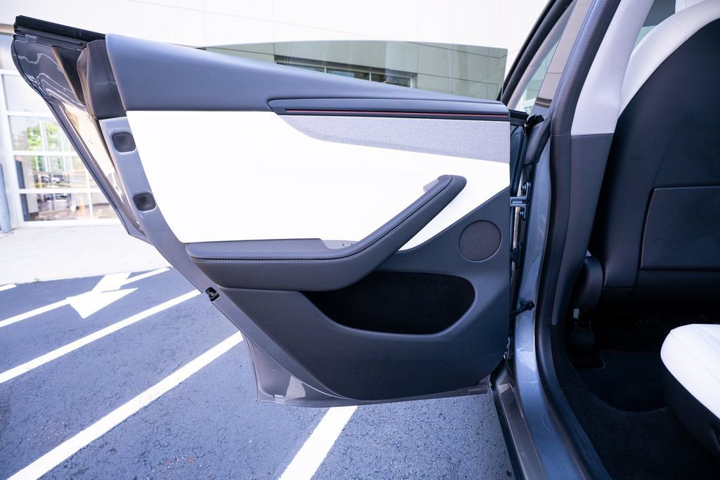 Tesla Model Y Long Range